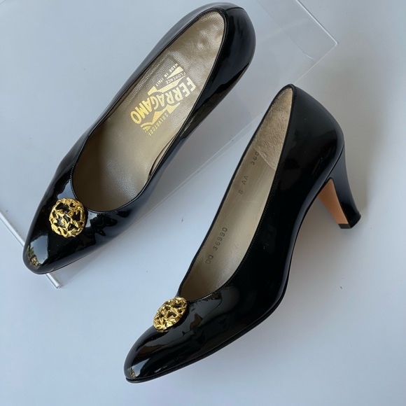 Salvatore Ferragamo Black Patent Leather Heels Pumps Florence Gold Accent, 8AA - Picture 12 of 14